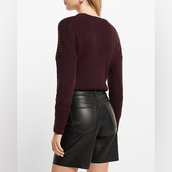 NWOT Express Super High Waisted Faux Leather 90s Bermuda Shorts Black Size 2 - Picture 2 of 14